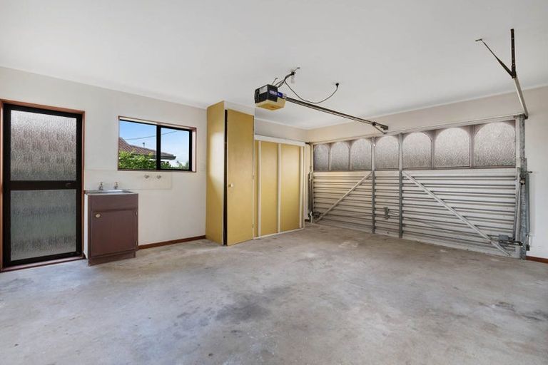 Photo of property in 1/131 Centreway Road, Orewa, 0931
