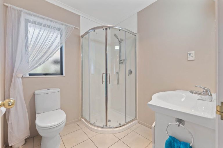 Photo of property in 43 Kinder Street, Acacia Bay, Taupo, 3330
