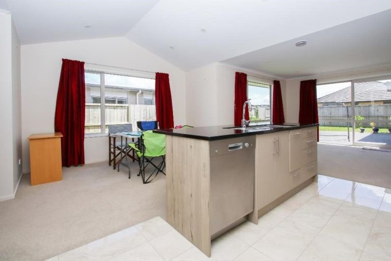 Photo of property in 14 Teatree Close, Huntington, Hamilton, 3210