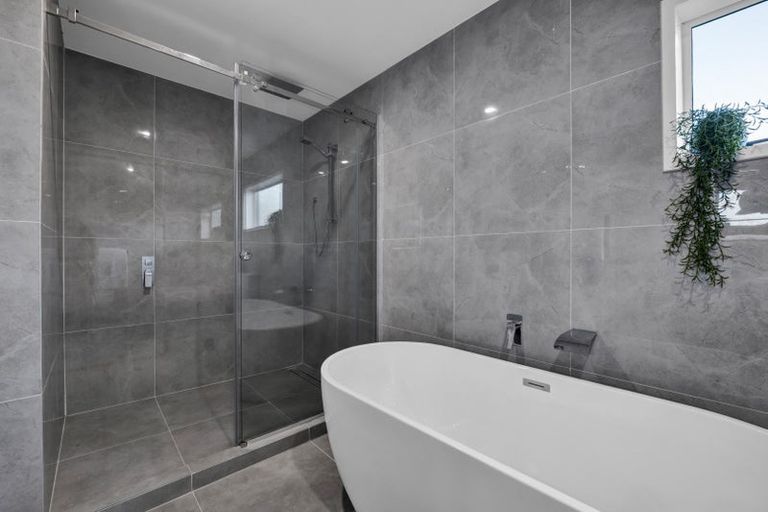 Photo of property in 20 Tiverton Crescent, Whalers Gate, New Plymouth, 4310