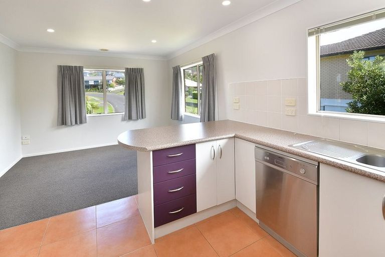 Photo of property in 11 Ambassador Glade, Orewa, 0931