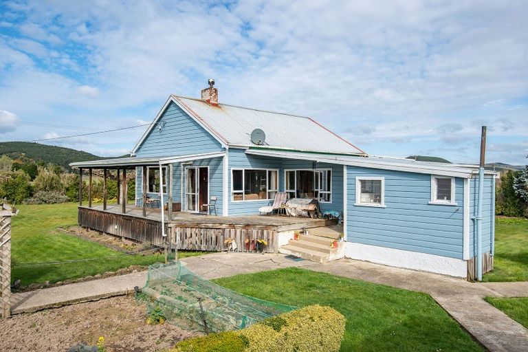 Photo of property in 1236 Centre Road, Henley, Outram, 9073