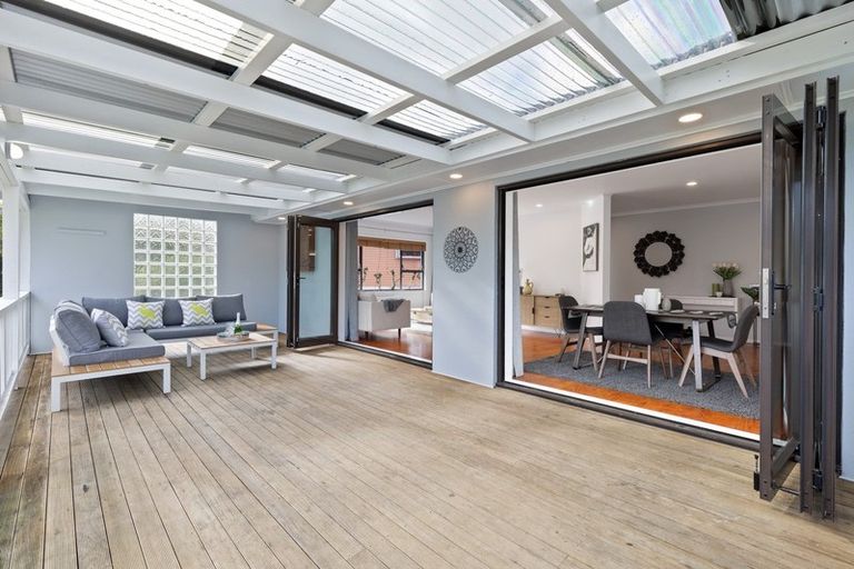 Photo of property in 68 Paragon Avenue, Beach Haven, Auckland, 0626