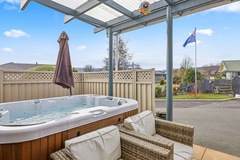Photo of property in 18 Rowan Place, Mosgiel, 9024