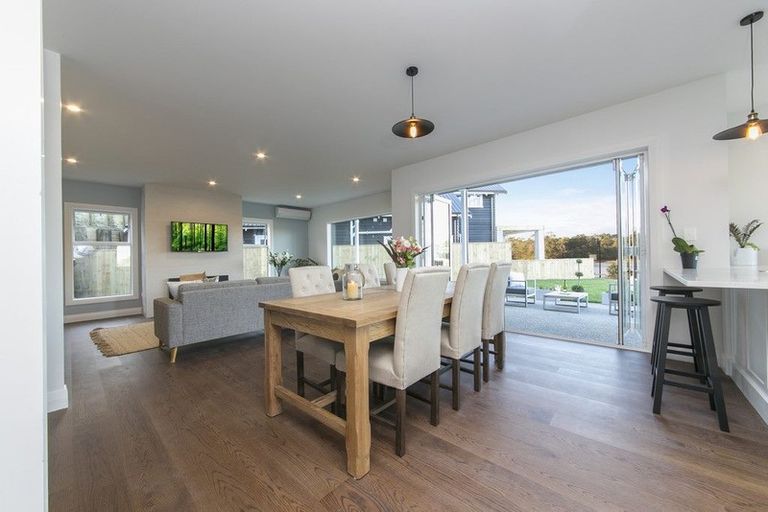 Photo of property in 12 Tauwaka Crescent, Riverhead, 0820