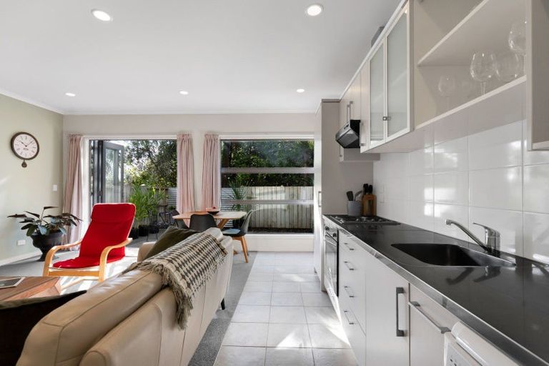 Photo of property in 10/38 Maratahu Street, Westown, New Plymouth, 4310