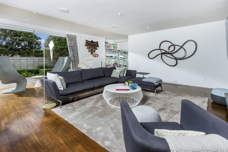 Photo of property in 28 Muritai Road, Milford, Auckland, 0620