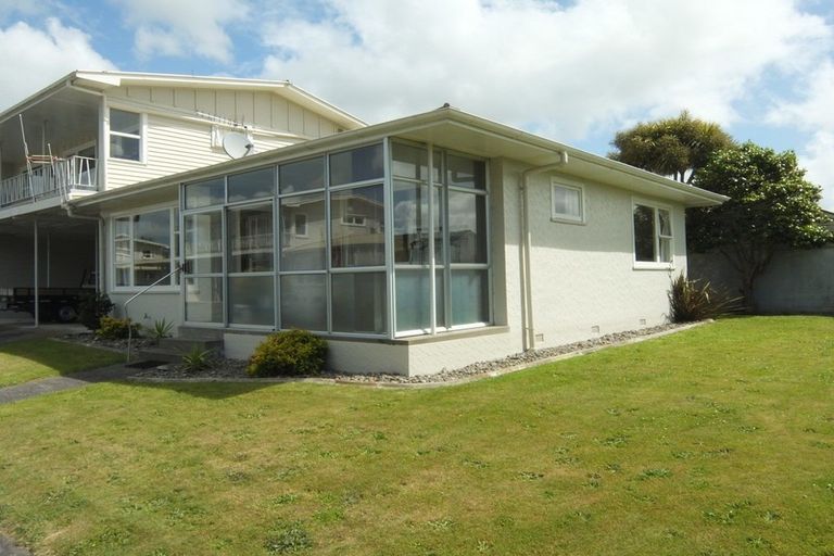 Photo of property in 6 Te Awe Awe Court, Hokowhitu, Palmerston North, 4410
