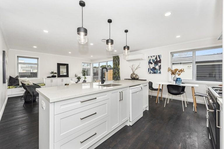 Photo of property in 256 Sandwich Road, St Andrews, Hamilton, 3200