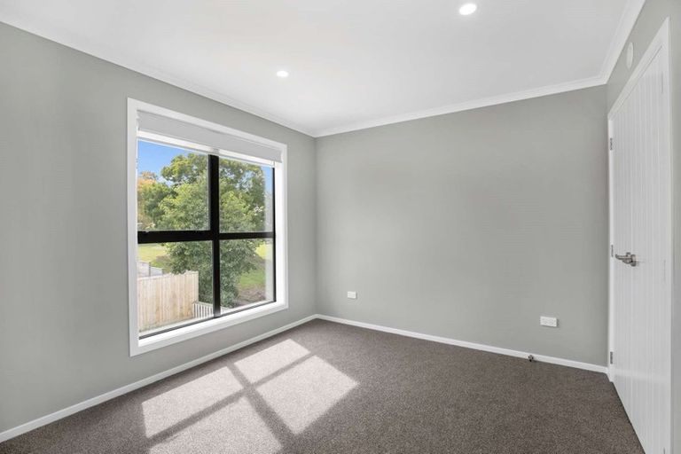 Photo of property in 2b Wyon Way, Flat Bush, Auckland, 2016