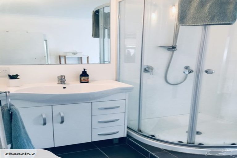 Photo of property in 2/27 Salem Place, Torbay, Auckland, 0630