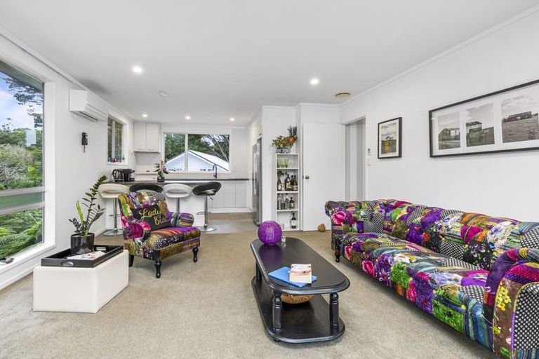 Photo of property in 2/10 Abbeygate Street, Birkdale, Auckland, 0626