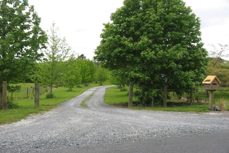 Photo of property in 1017 Tauhoa Road, Kaipara Flats, Warkworth, 0984