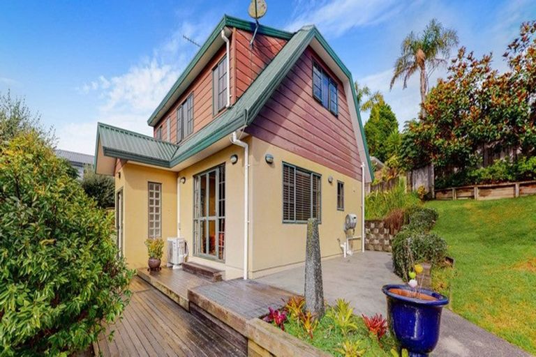 Photo of property in 31 De Val Drive, Titirangi, Auckland, 0604