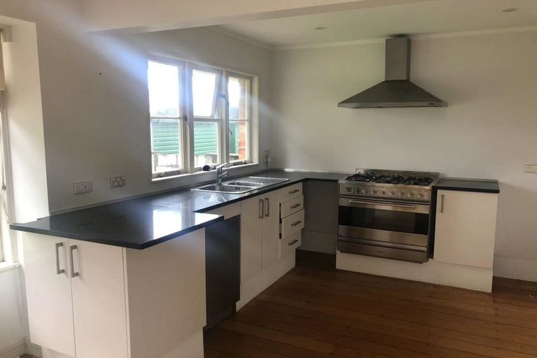 Photo of property in 34 Roberts Avenue, Bayswater, Auckland, 0622