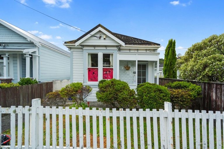Photo of property in 65 Derwent Street, Island Bay, Wellington, 6023