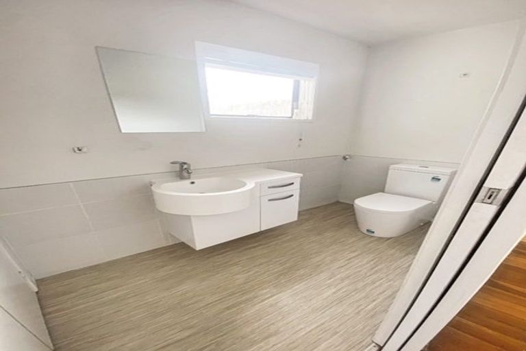 Photo of property in 448 Beach Road, Murrays Bay, Auckland, 0630