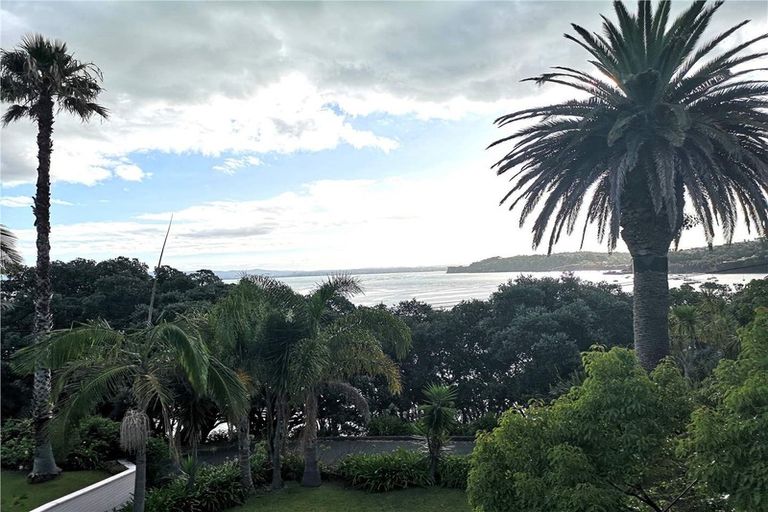 Photo of property in 5 Queen Street, Northcote Point, Auckland, 0627