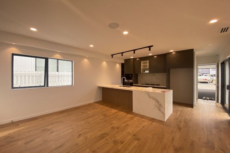 Photo of property in 1 Pukeko Road, Hobsonville, Auckland, 0616