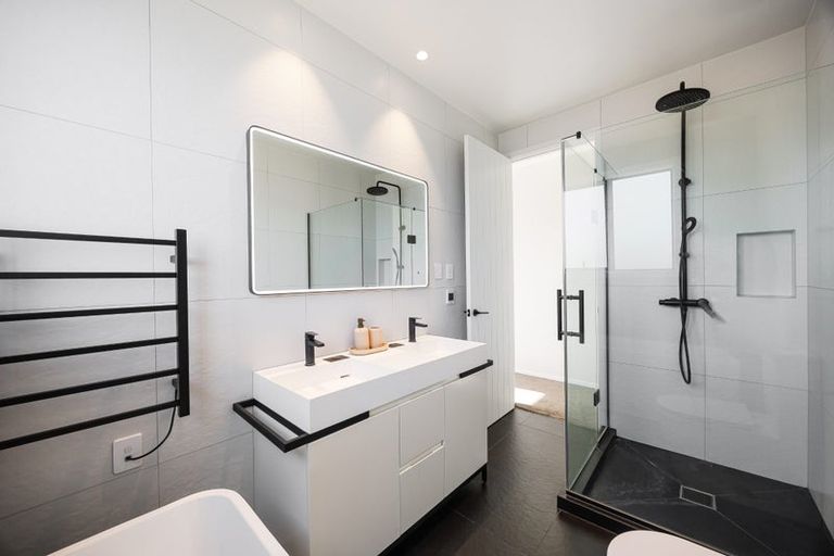 Photo of property in 2 Picnic Point Road, Hobsonville, Auckland, 0616