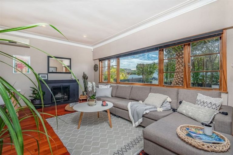 Photo of property in 3 Coronation Street, Belmont, Auckland, 0622