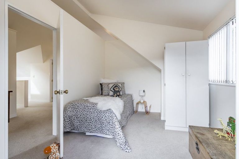 Photo of property in 4 Sutherland Avenue, Silverstream, Upper Hutt, 5019