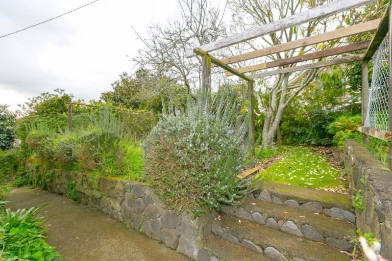 Photo of property in 6 Wiremu Place, Blagdon, New Plymouth, 4310