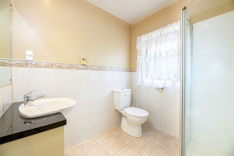 Photo of property in 39 Sapperton Drive, Henderson, Auckland, 0612