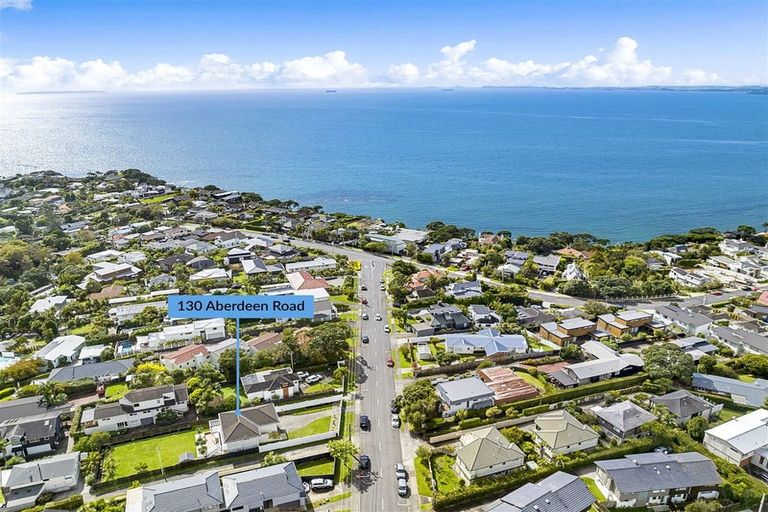 Photo of property in 130 Aberdeen Road, Campbells Bay, Auckland, 0620