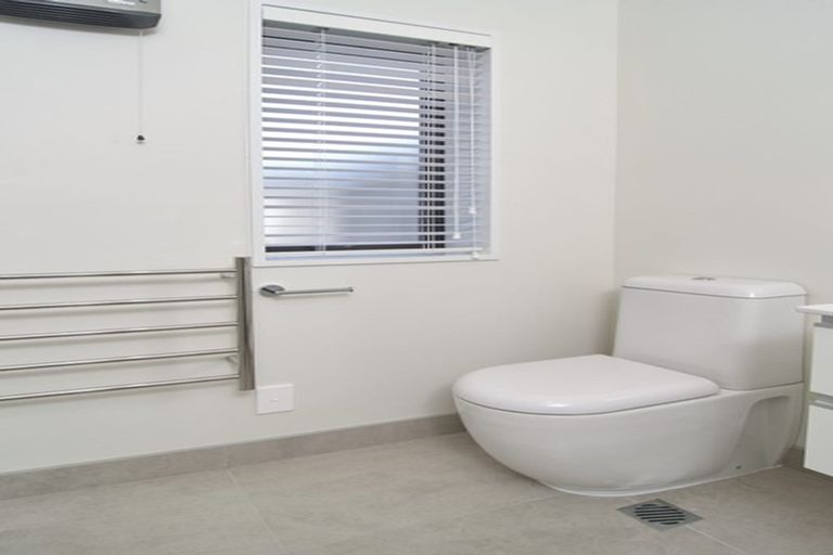 Photo of property in Riverena Flats, 377 Barbadoes Street, Christchurch Central, Christchurch, 8011
