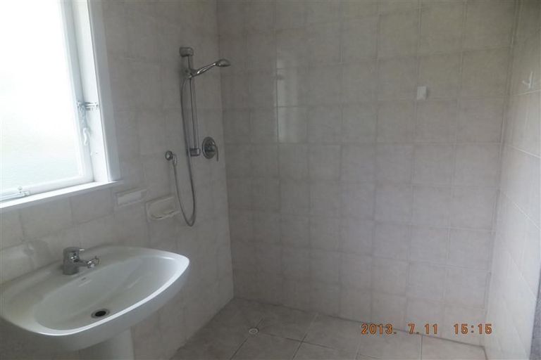 Photo of property in 13 Segedin Place, Glenfield, Auckland, 0629