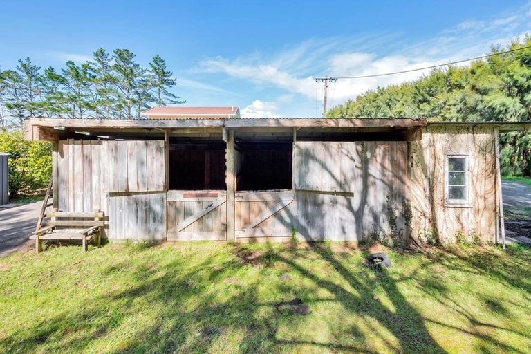 Photo of property in 42 Rimmer Road, Helensville, 0875