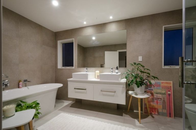 Photo of property in 88 Pohutukawa Parade, Riverhead, 0820