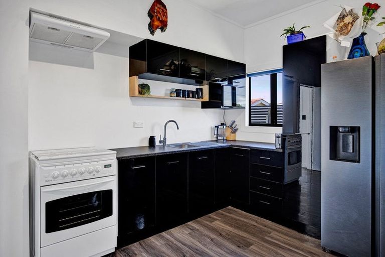 Photo of property in 48 Camberwell Road, Hawera, 4610