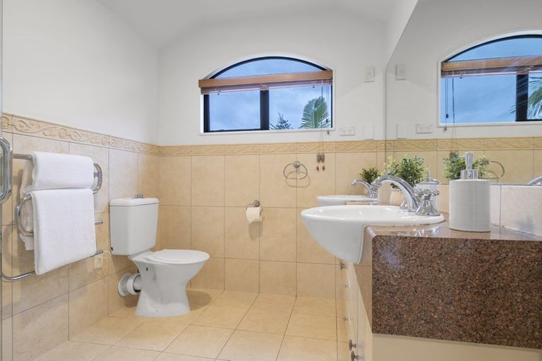 Photo of property in 7 Twin Court, Albany, Auckland, 0632
