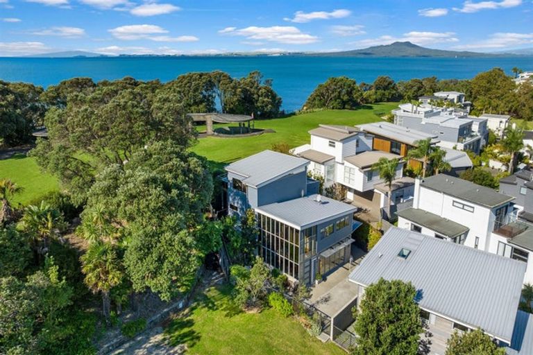 Photo of property in 135 Beach Road, Castor Bay, Auckland, 0620