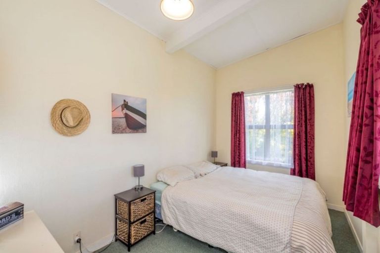 Photo of property in 31 Shortt Street, Foxton Beach, Foxton, 4815