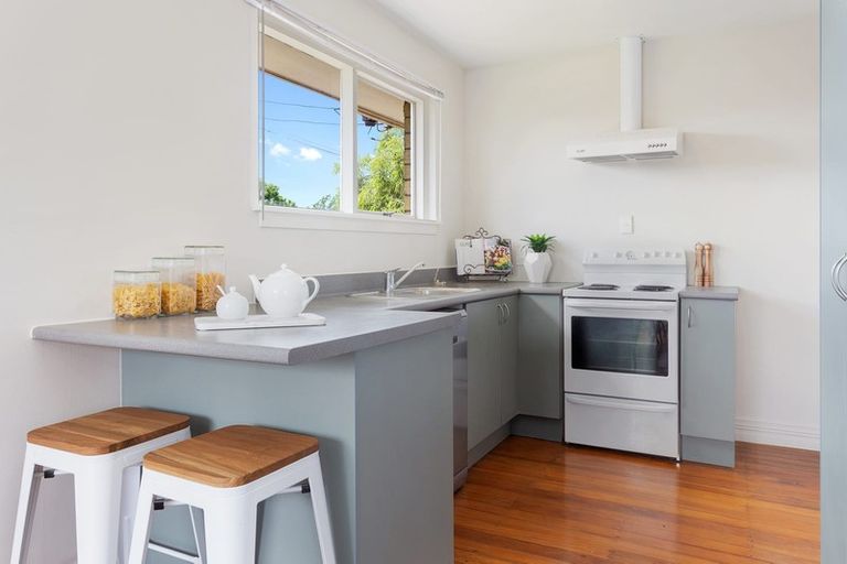 Photo of property in 82 Farquhars Road, Redwood, Christchurch, 8051