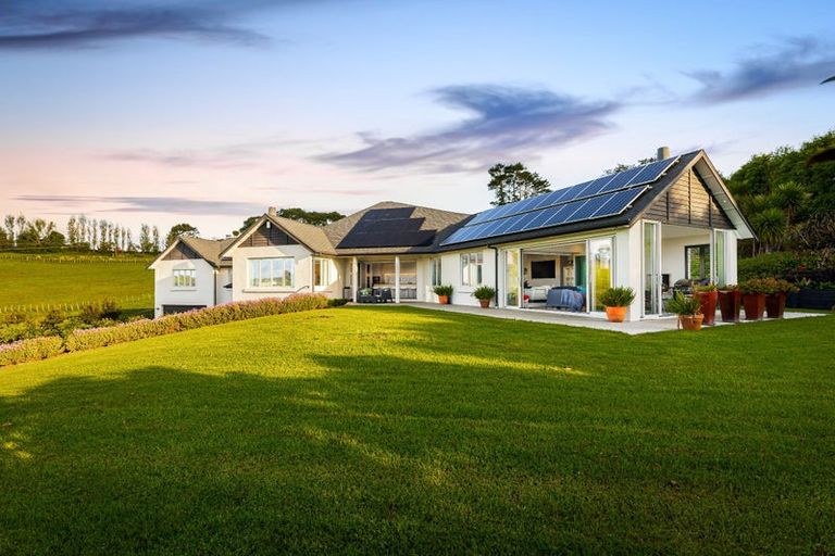 Photo of property in 13 Myra Evelyn Grove, Dairy Flat, Albany, 0792