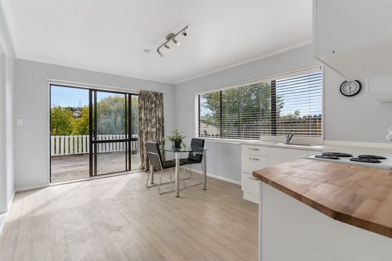 Photo of property in 64 Trias Road, Totara Vale, Auckland, 0629