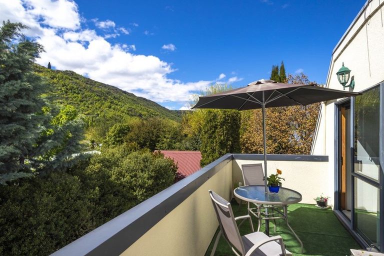 Photo of property in 77b Devon Street, Arrowtown, 9302