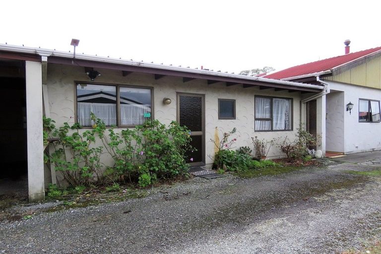 Photo of property in 23b Russell Street, Westport, 7825