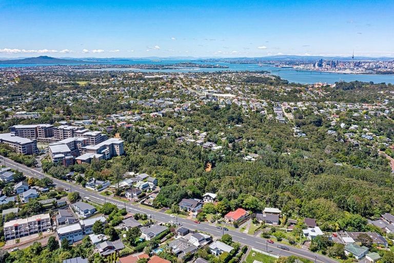 Photo of property in 36 Rangatira Road, Birkenhead, Auckland, 0626