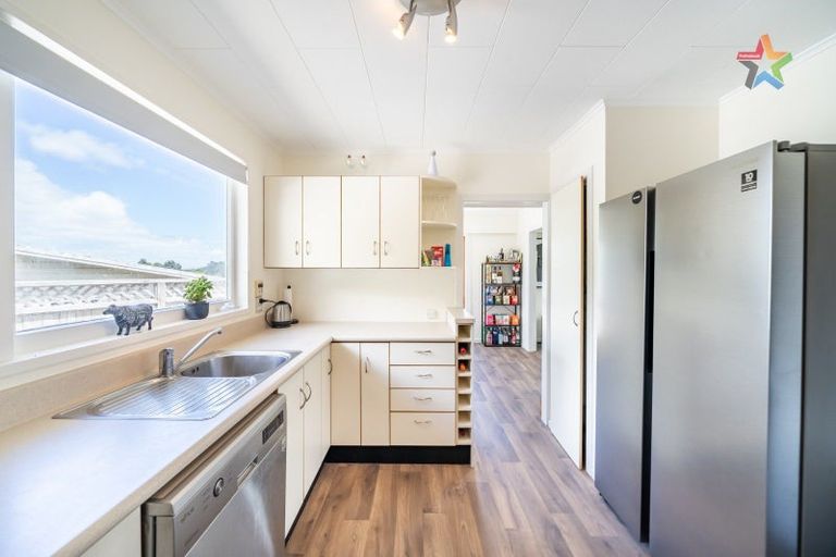 Photo of property in 52 Waipounamu Drive, Kelson, Lower Hutt, 5010