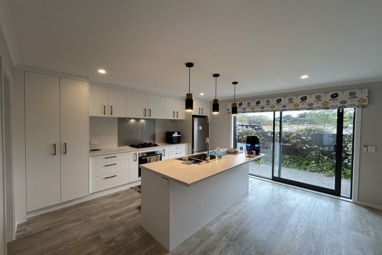 Photo of property in 12 Bluff Road, Kenepuru, Porirua, 5022