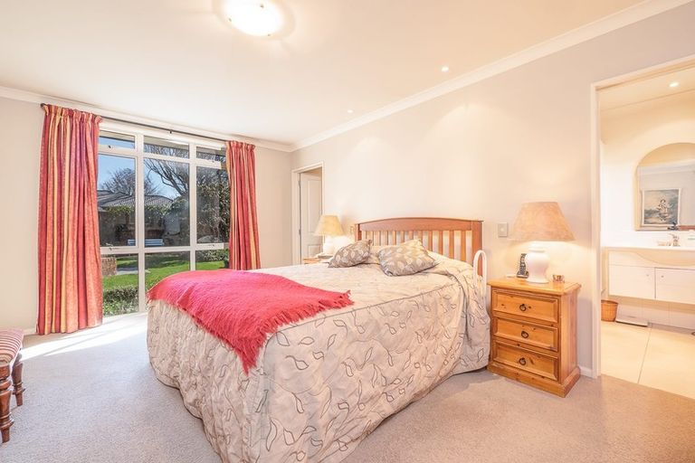 Photo of property in 5 Kilmuir Lane, Harewood, Christchurch, 8051
