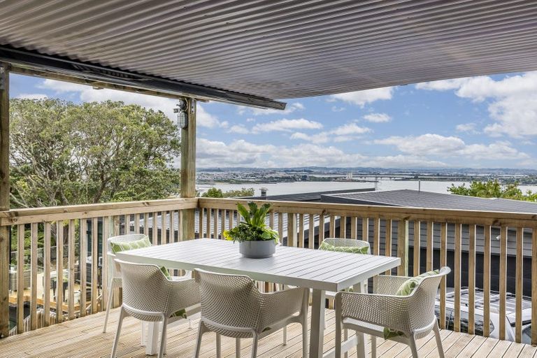 Photo of property in 2a Hoskins Avenue, Hillsborough, Auckland, 1042