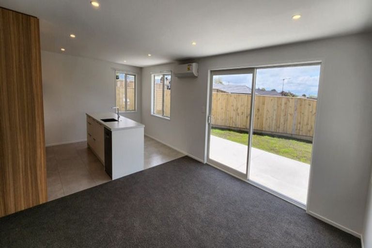 Photo of property in 12 Atea Place, Hawera, 4610