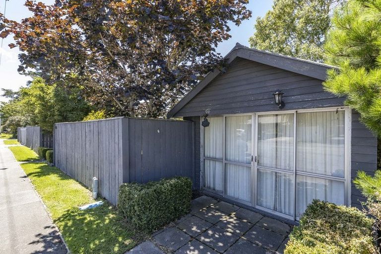 Photo of property in 144a High Street, Oxford, 7430