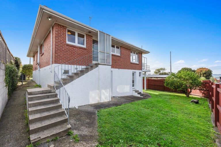 Photo of property in 1/53 Uxbridge Road, Mellons Bay, Auckland, 2014